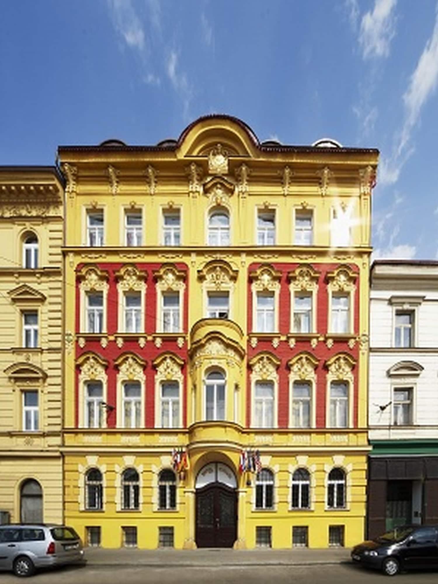 Vista Exterior Hotel Otakar