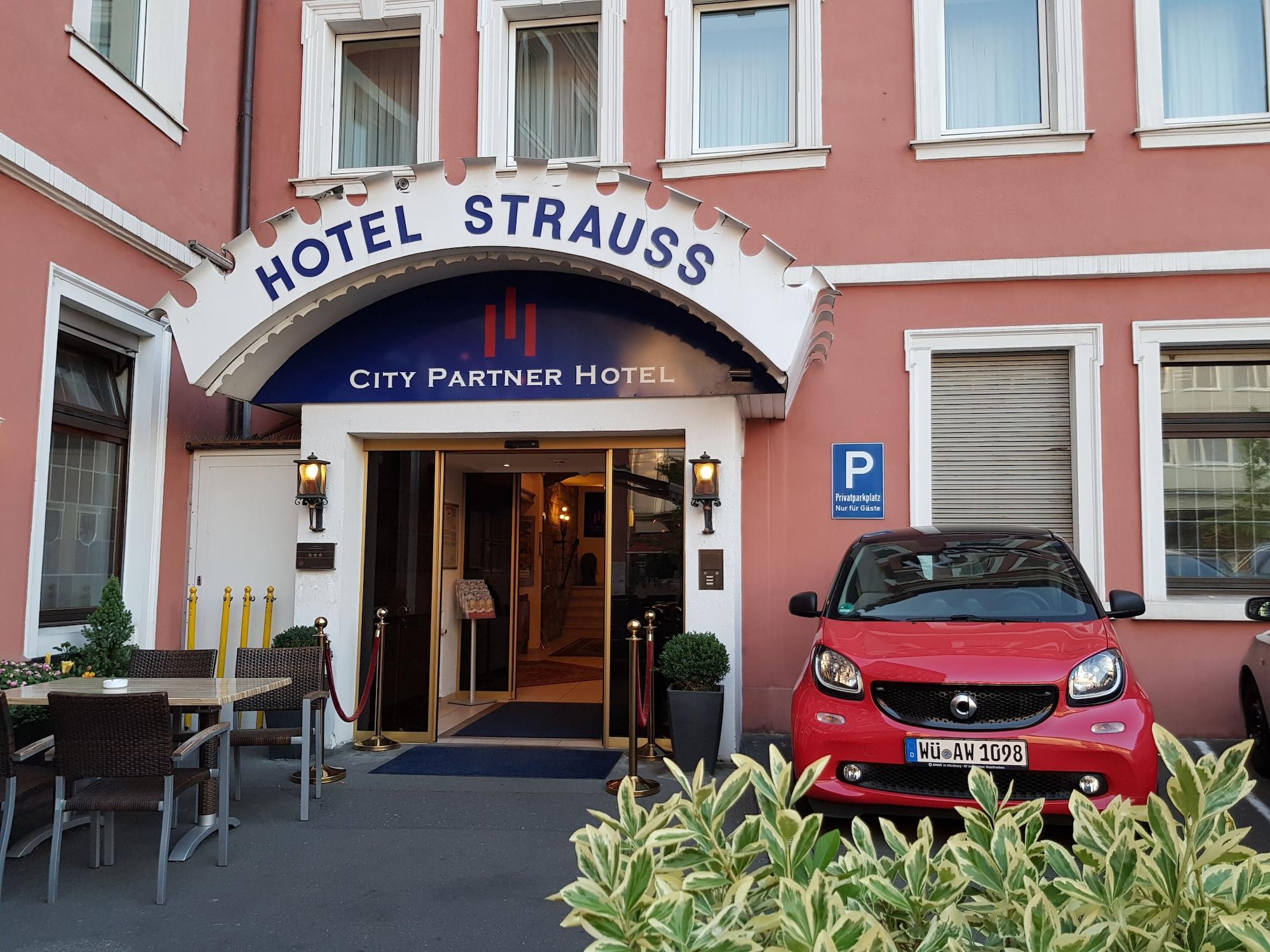 Vista Exterior City Partner Hotel Strauss
