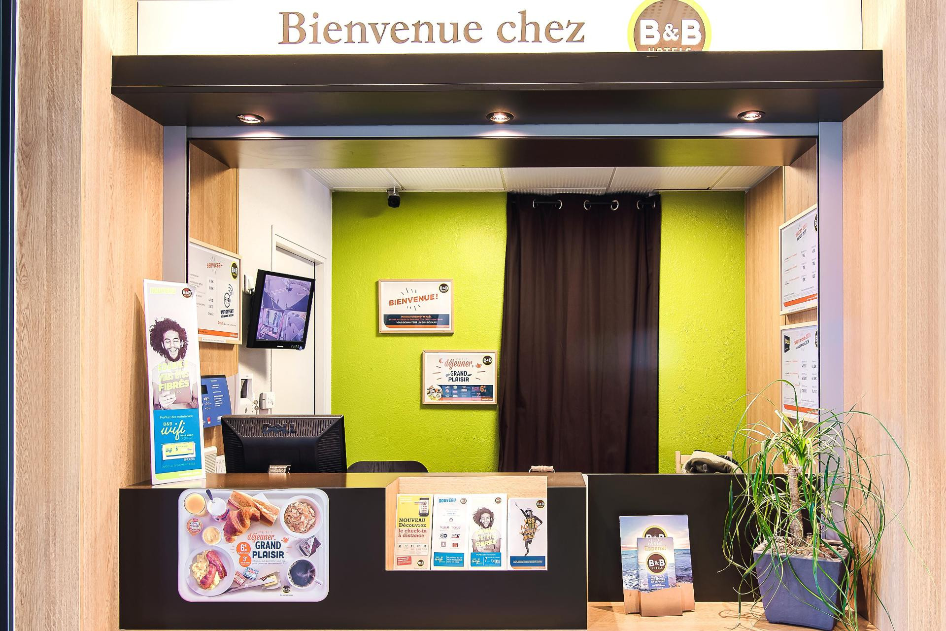 Vista Lobby B&B HOTEL Toulouse Purpan Zénith