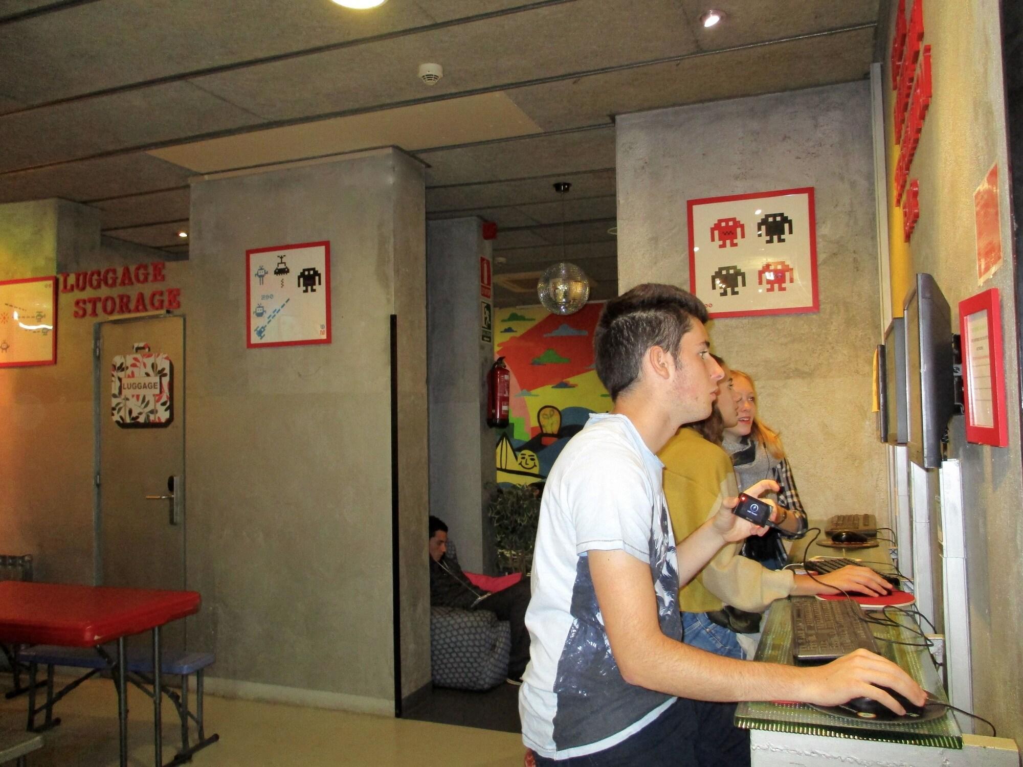 Vista Lobby Ideal Youth Hostel