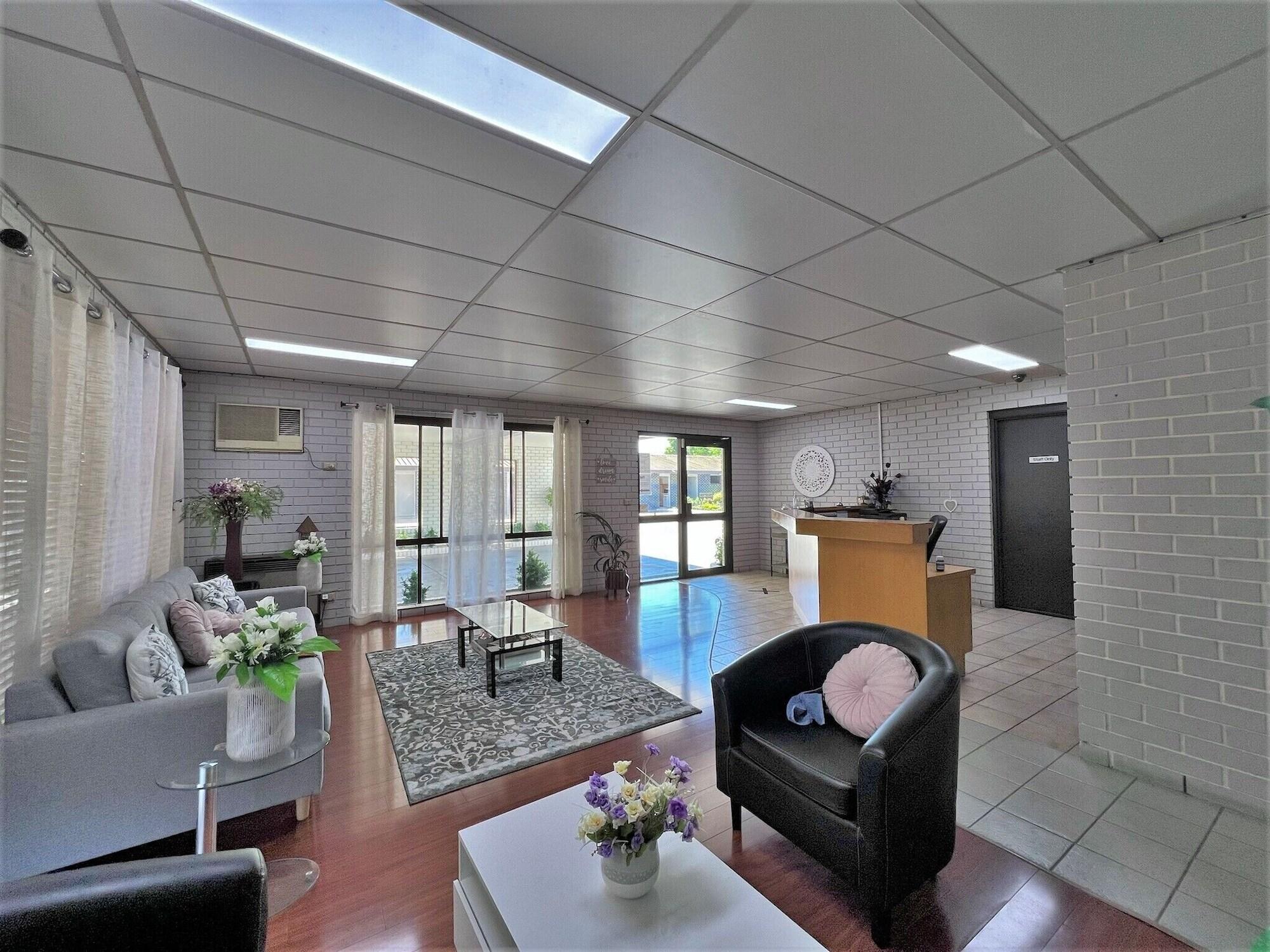 Vista Lobby Albury Garden Court Motel