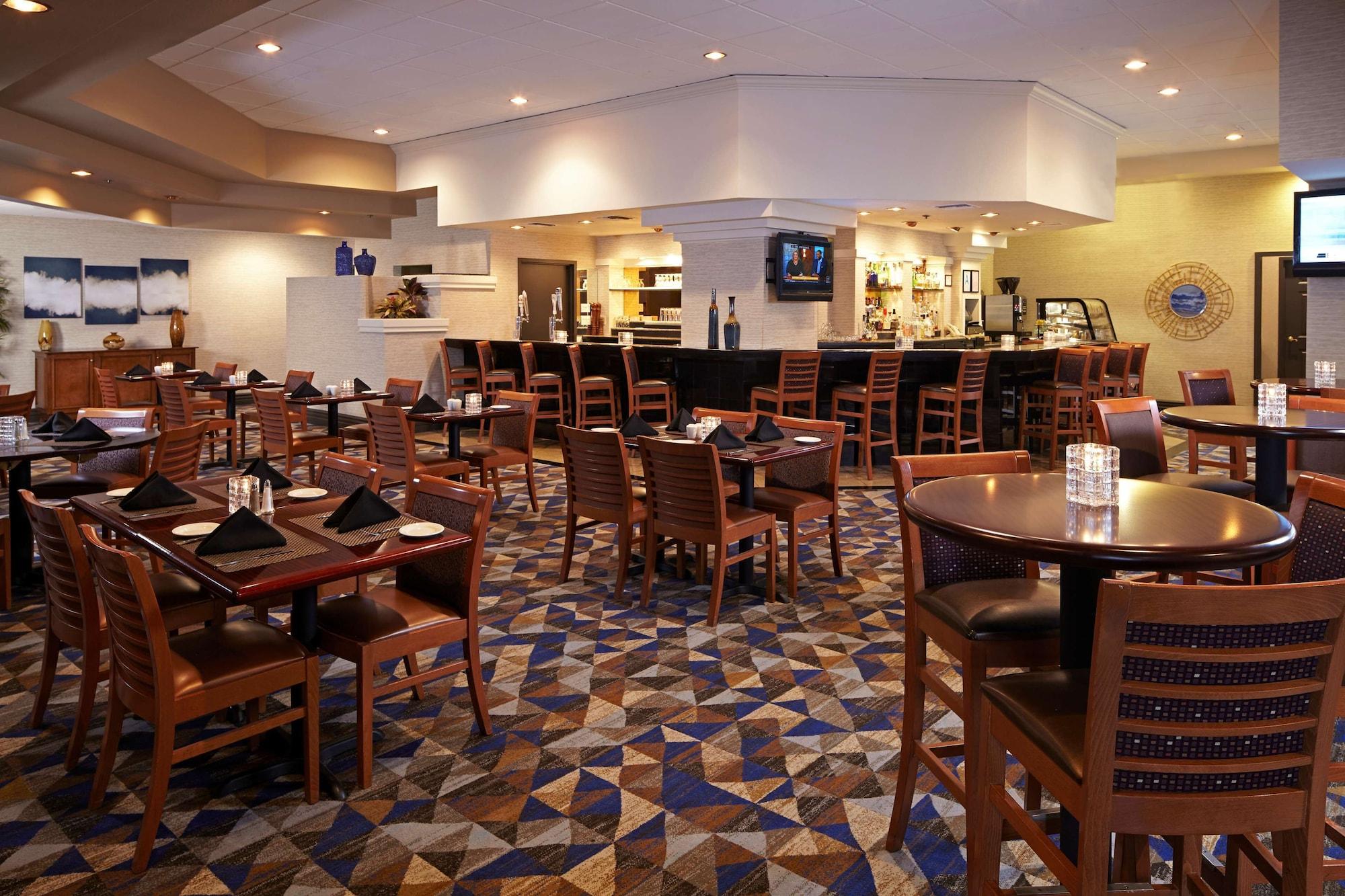 Restaurant Embassy Suites by Hilton Los Angeles International Airport North