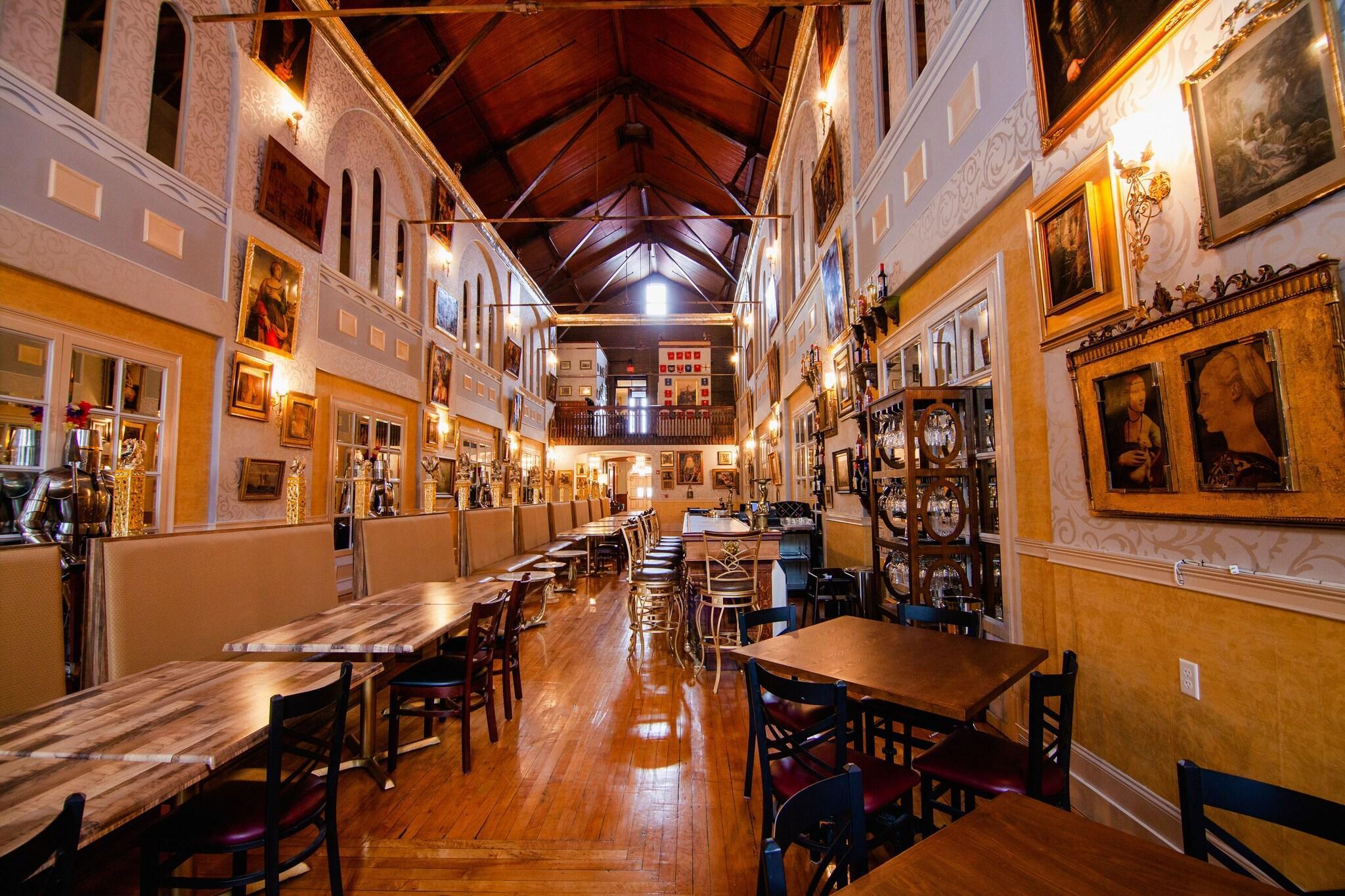 Vista Lobby Amsterdam Castle