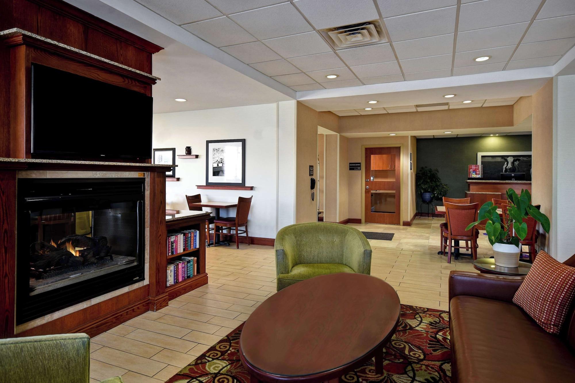 Vista Lobby Hampton Inn Rutland