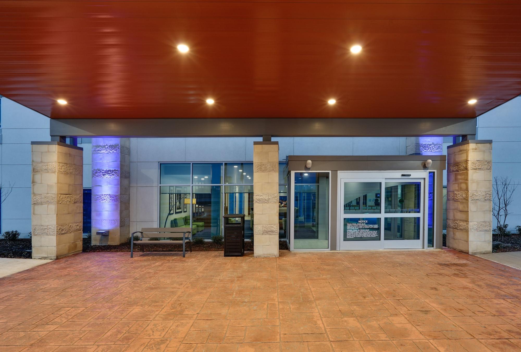 Vista Exterior Holiday Inn Express & Suites Plano East - Richardson by IHG