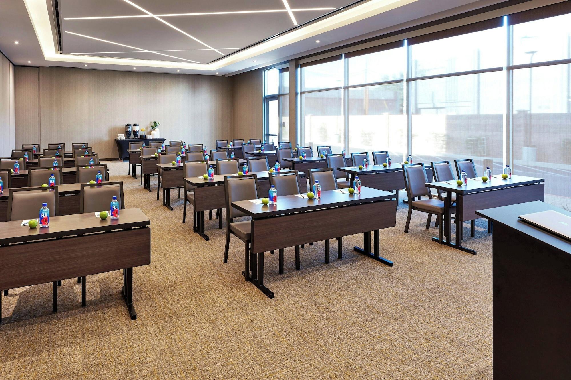 Sala de Reuniones SpringHill Suites by Marriott Los Angeles Downey