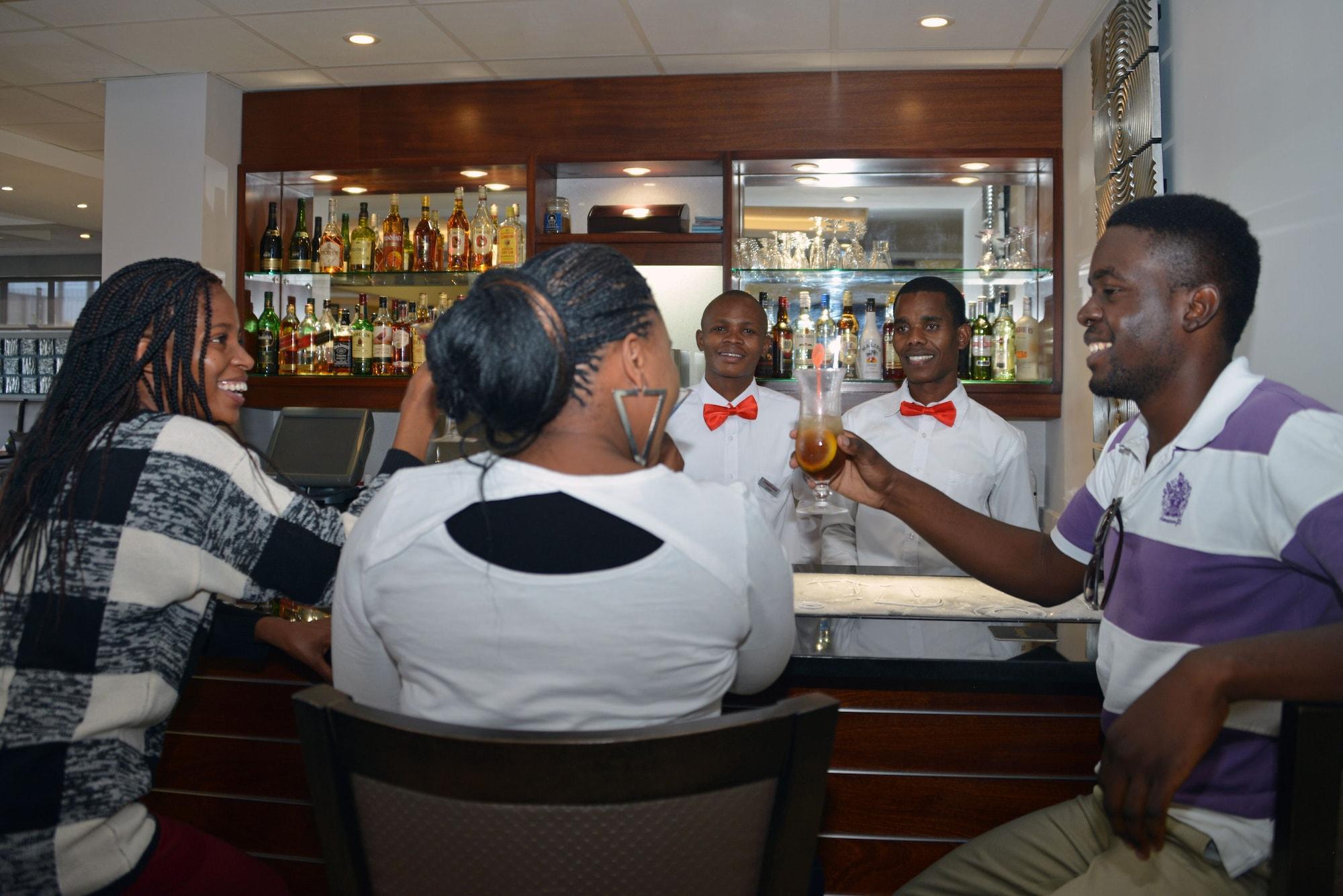 Bar/Salón Indaba Lodge Gaborone