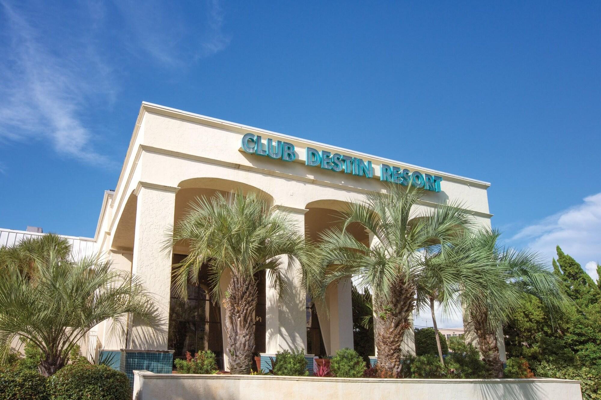 Vista Exterior Destin Studio Beach Across the Street