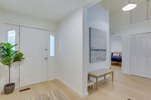 Arriendo temporal - Charming Swan Lake Apartment w/ Deck!