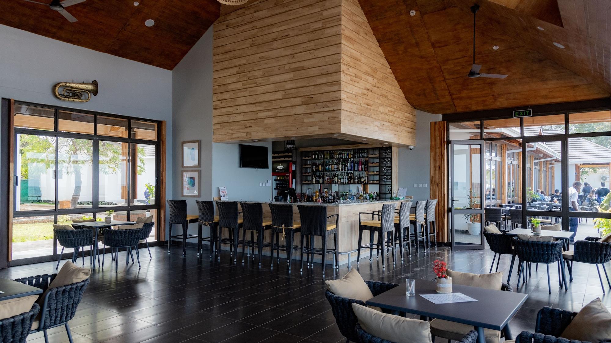 Bar/Salón Sunbird Waterfront