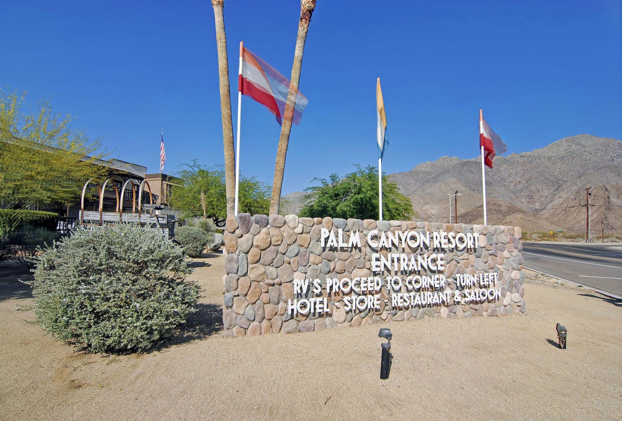 Vista Exterior Palm Canyon Hotel & RV Resort