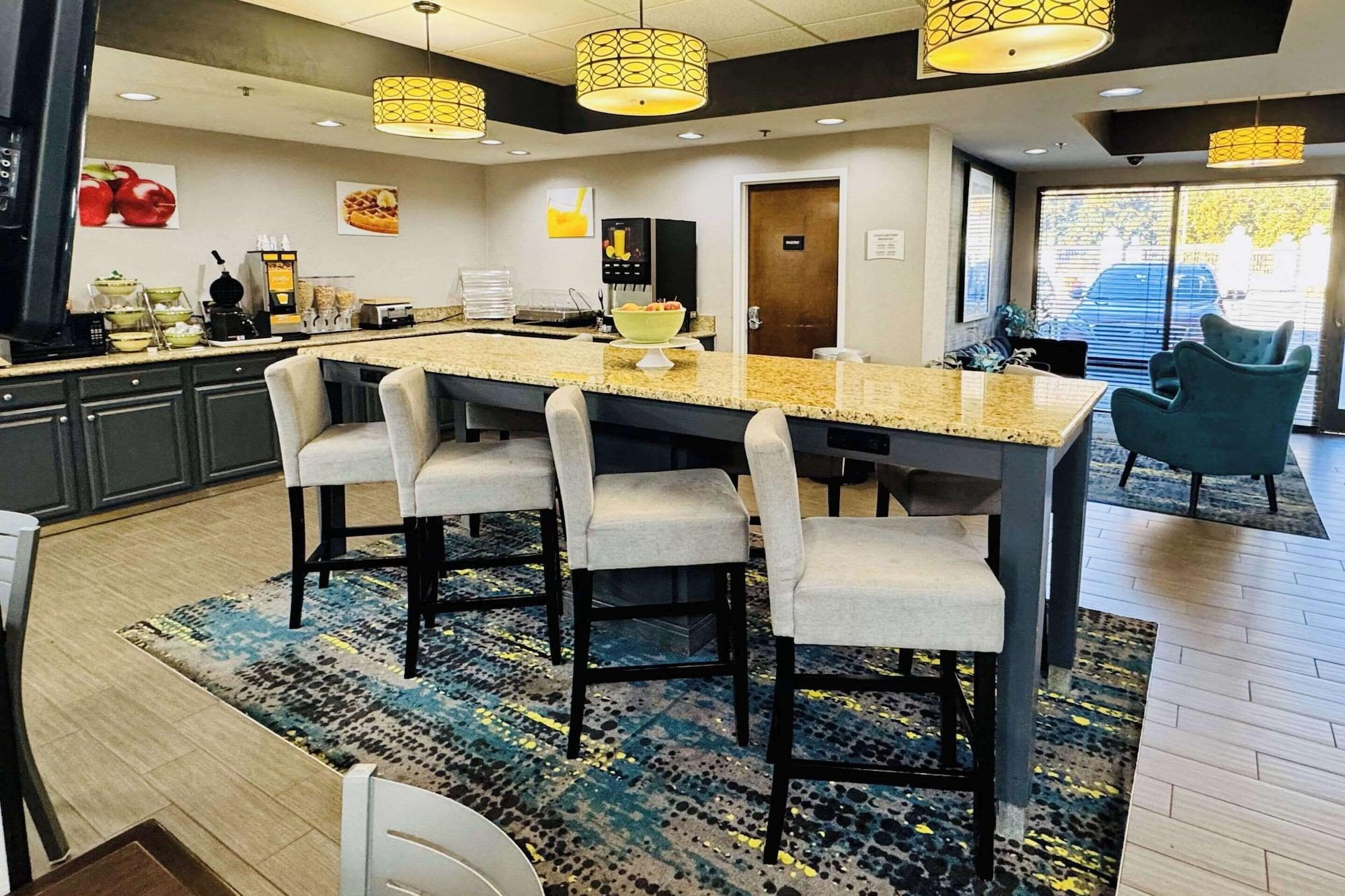 Restaurant Quality Inn Danville - University Area