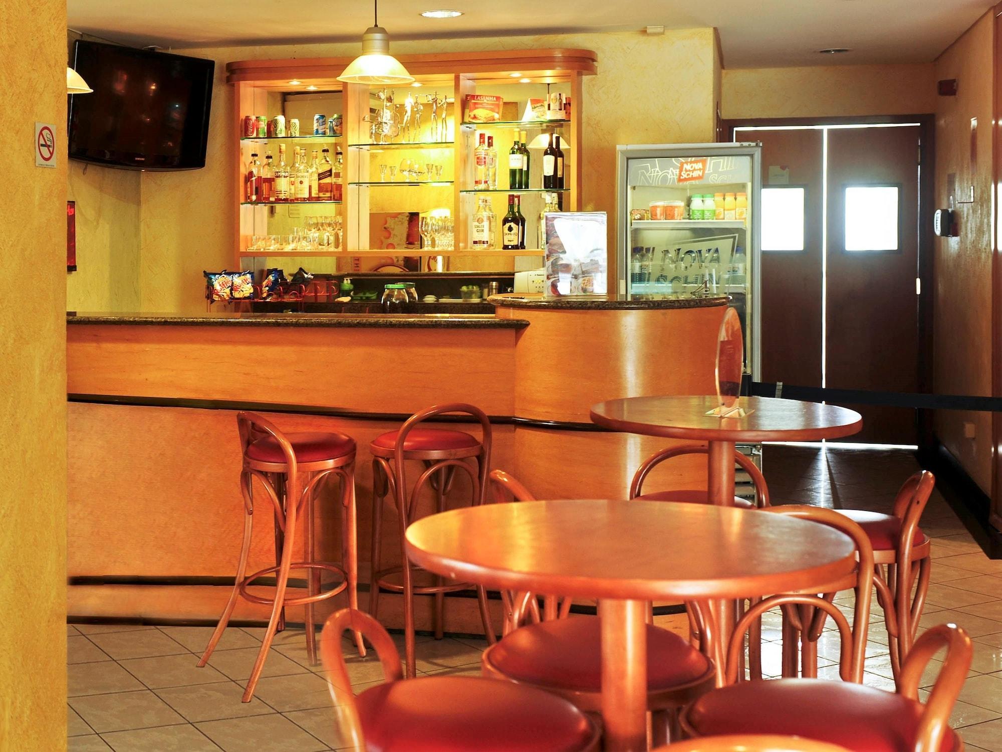 Bar/Salón Ibis Teresina