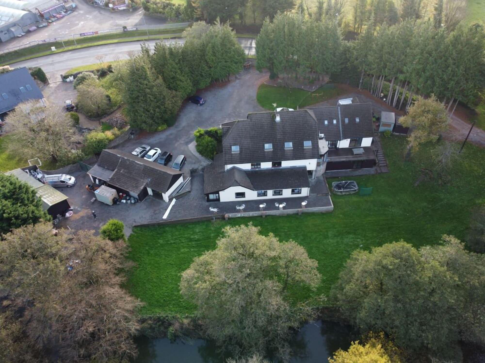 Varios Ewenny Farm Guesthouse