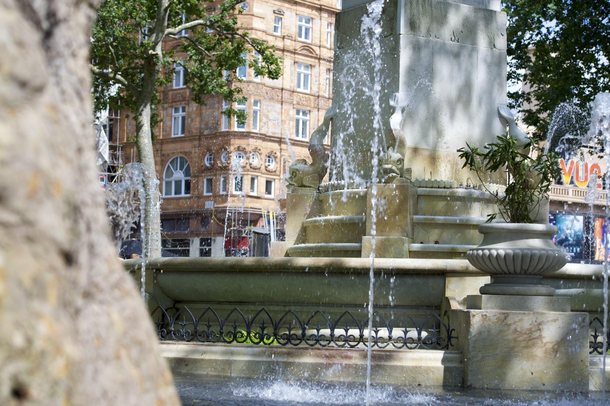 Vista Exterior Victory House Leicester Square