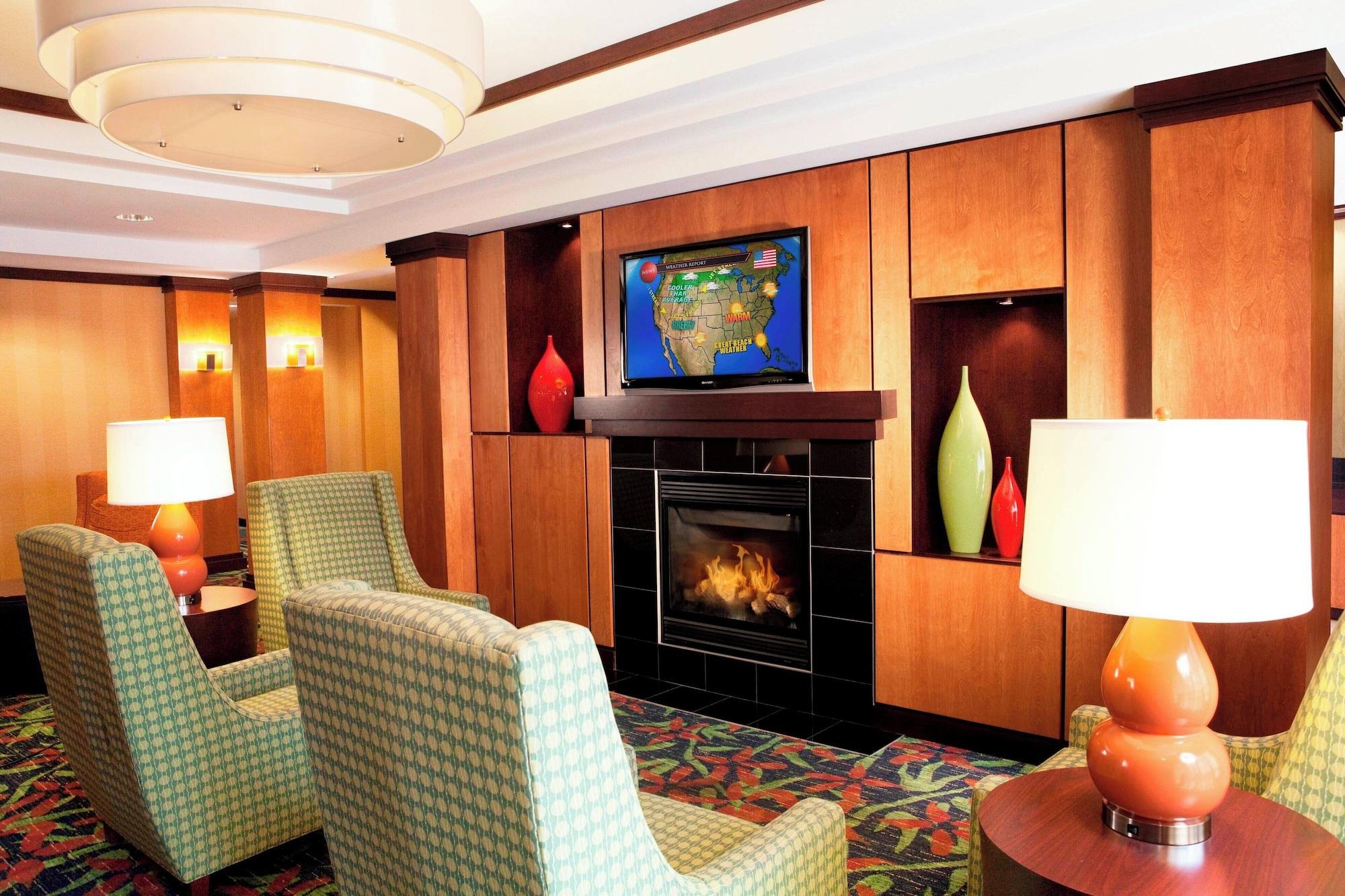 Vista Lobby Fairfield Inn & Suites by Marriott Des Moines Airport