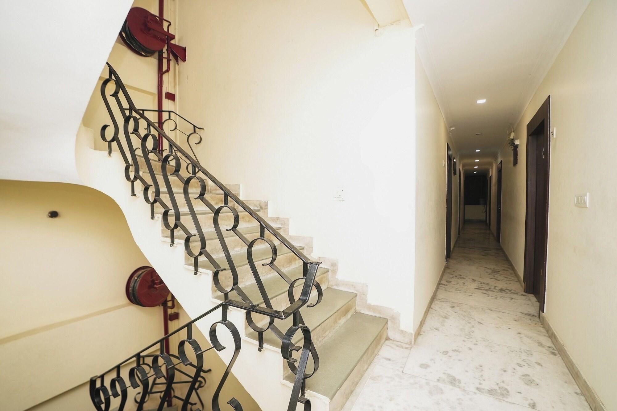 Comodidades del Alojamiento Dharam Villa Guest House Near Sector 15 Metro Station