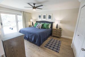 Alquiler Vacacional - “SeaZ the Day” – 2BR w/ Gulf Views, Beach Service & Pup-Friendly!