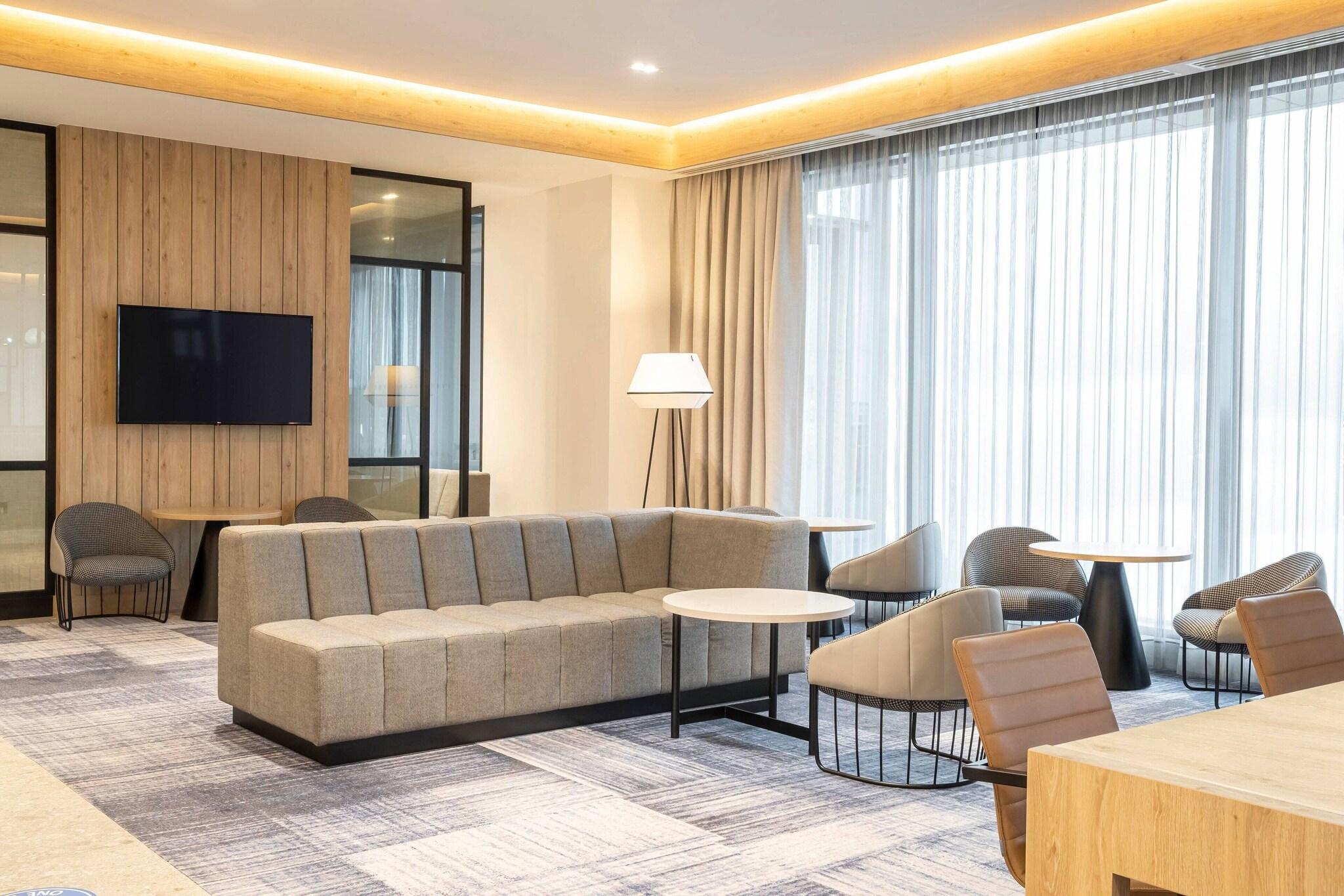 Bar/Salón Courtyard by Marriott Inverness Airport
