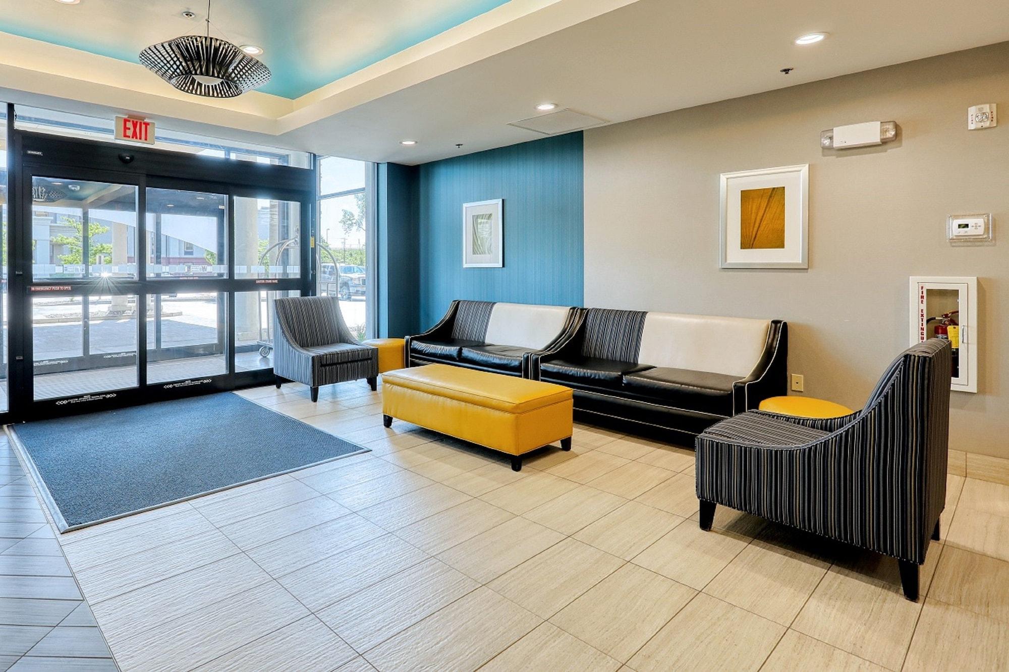 Vista Exterior Holiday Inn Express Hotel & Suites Batavia - Darien Lake by IHG