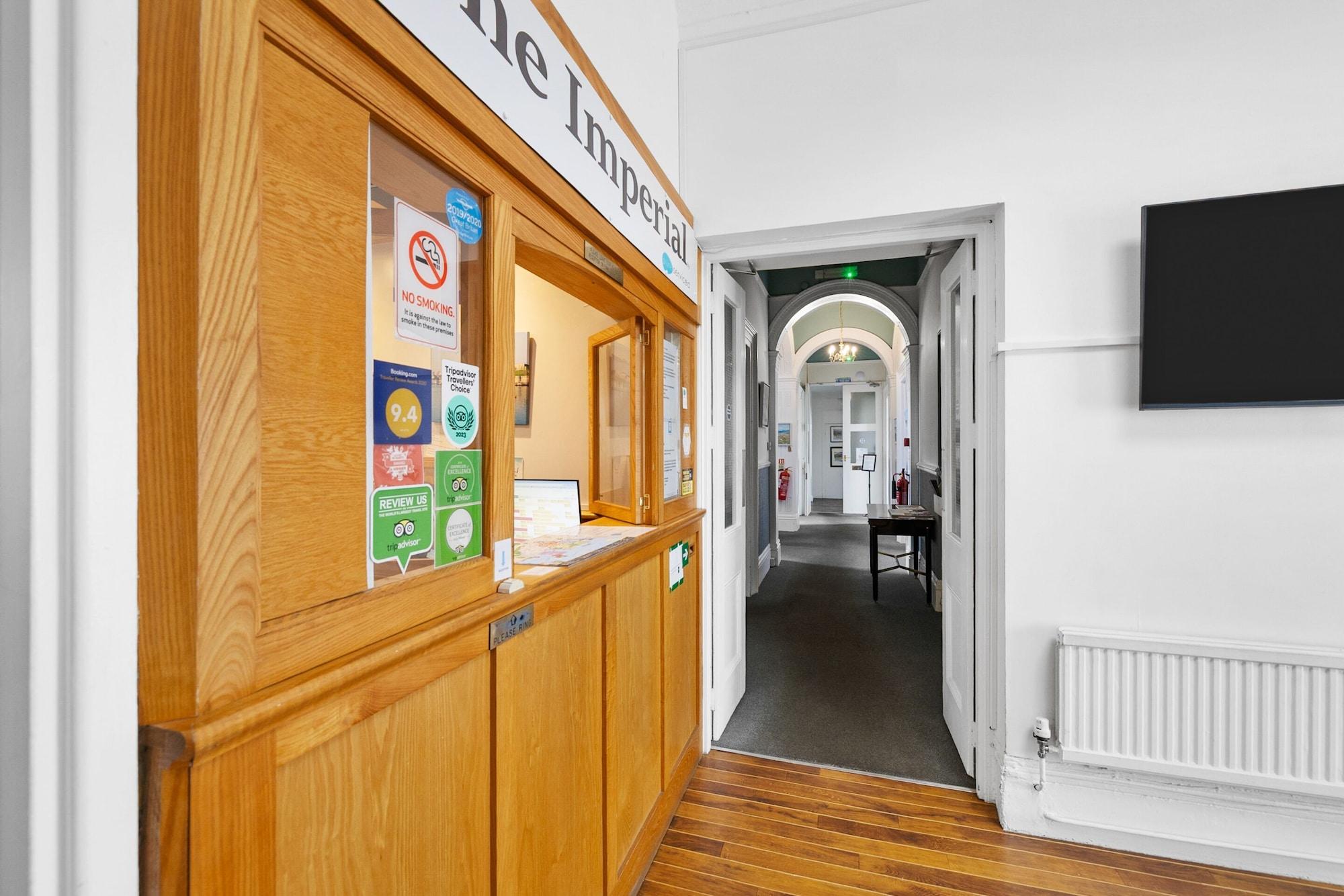 Vista Exterior Imperial Plymouth