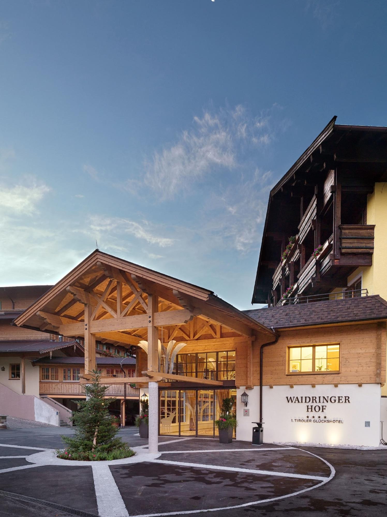 Vista Exterior Waidringer Hof - 1. Tiroler Glückshotel