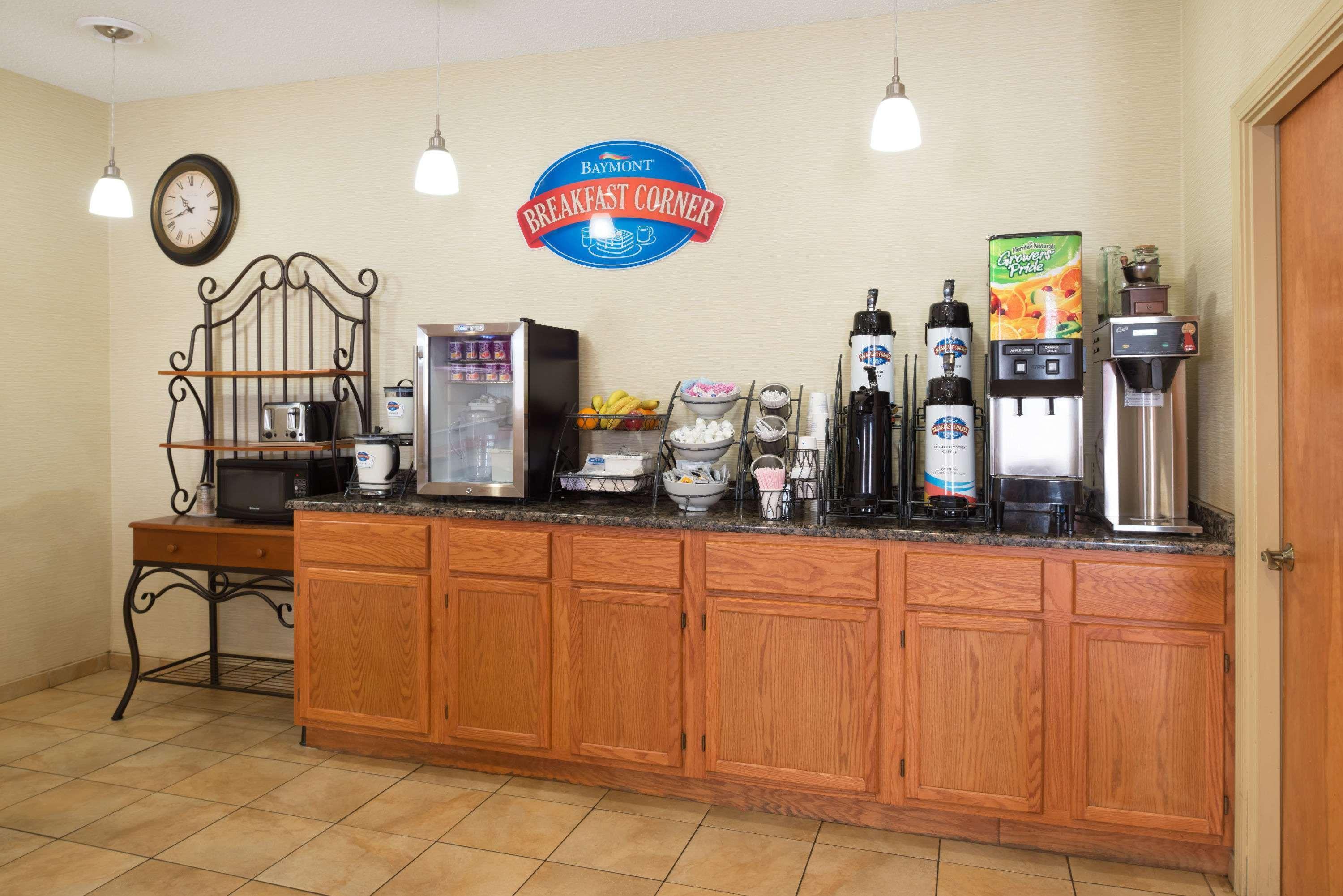 Restaurant Baymont by Wyndham Metropolis