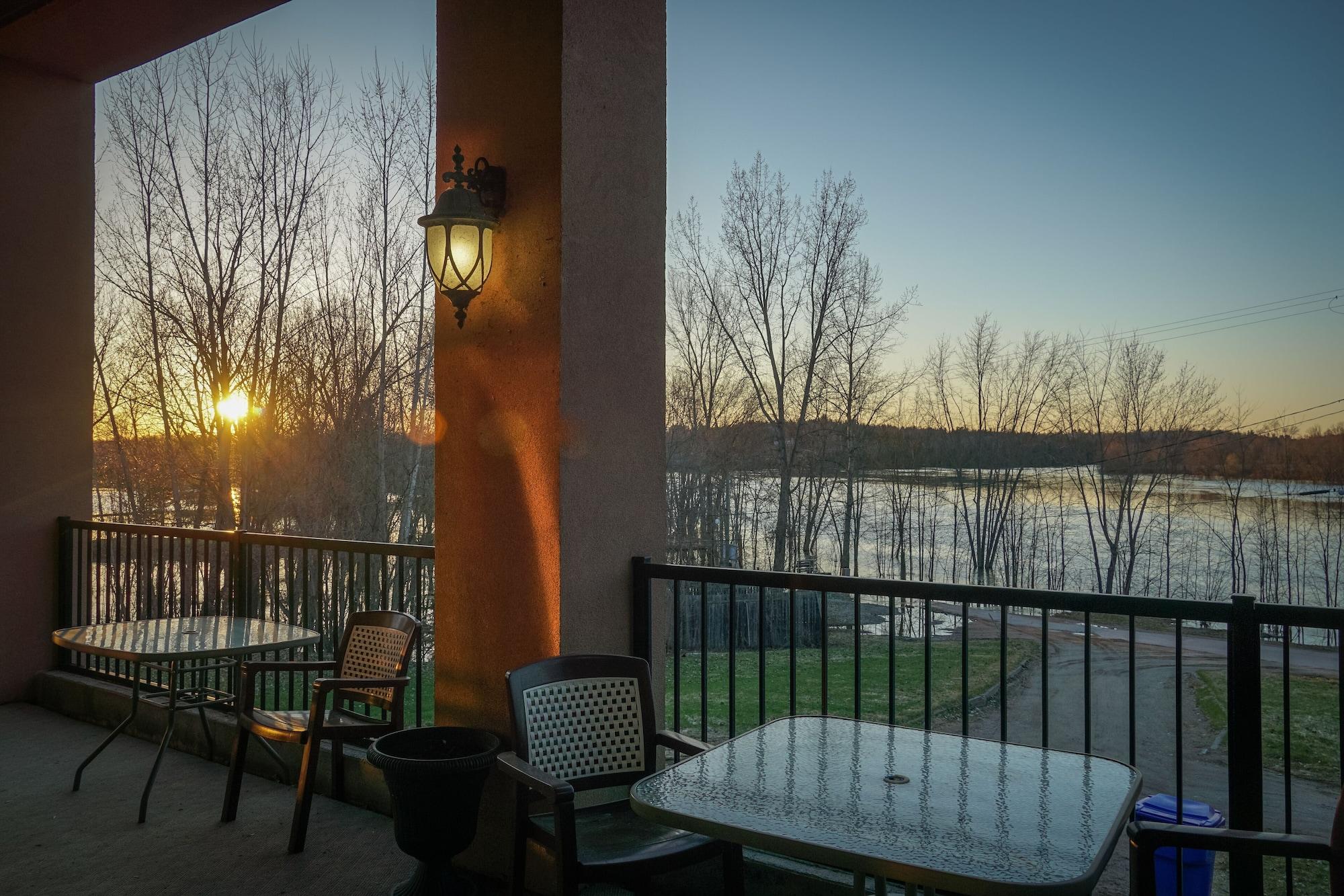 Vista Exterior Chateau Logue Hôtel