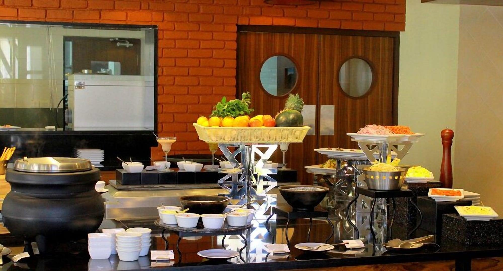 Restaurant Club Mahindra Kanha