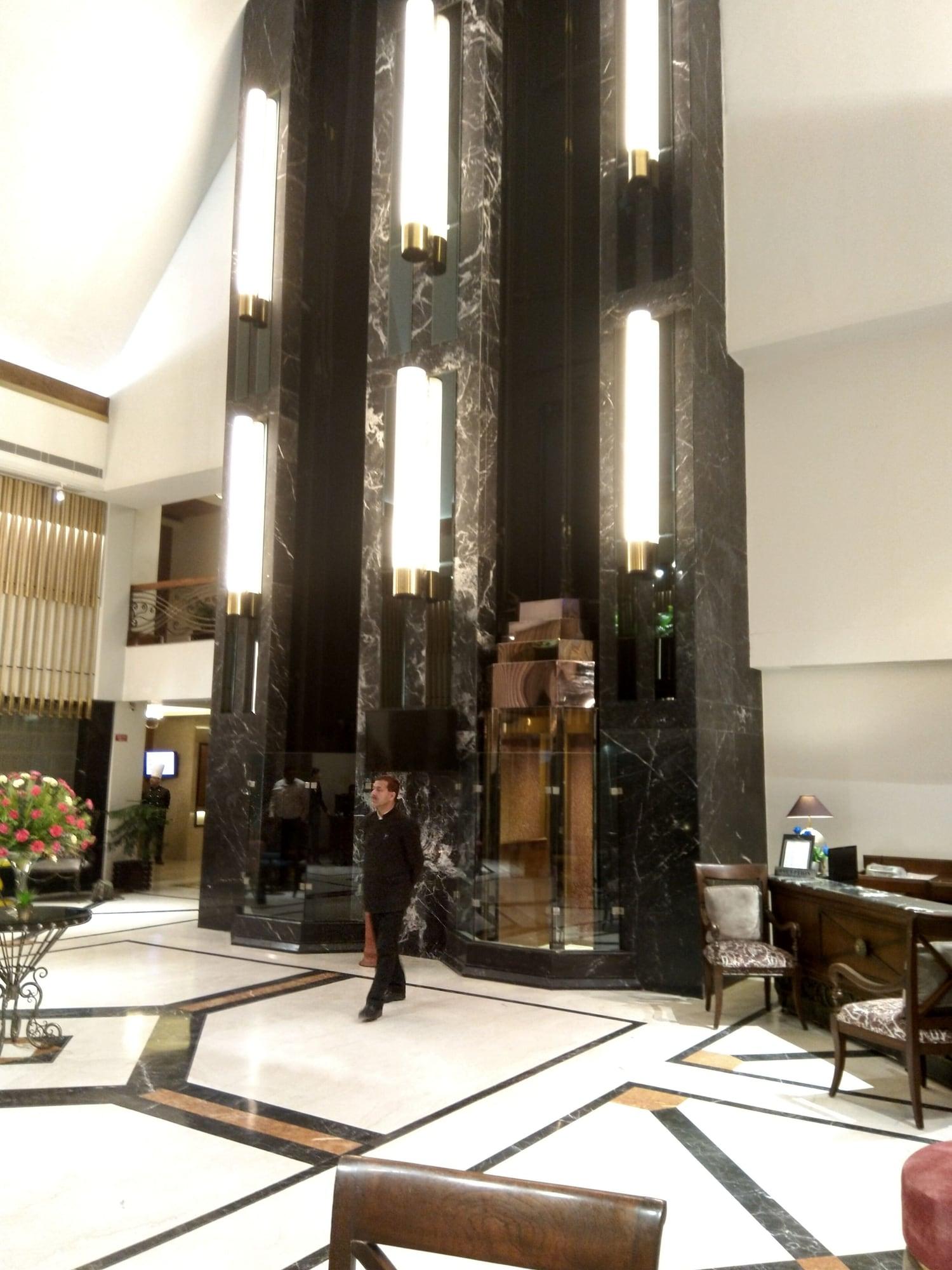 Vista Lobby The Maya Hotel