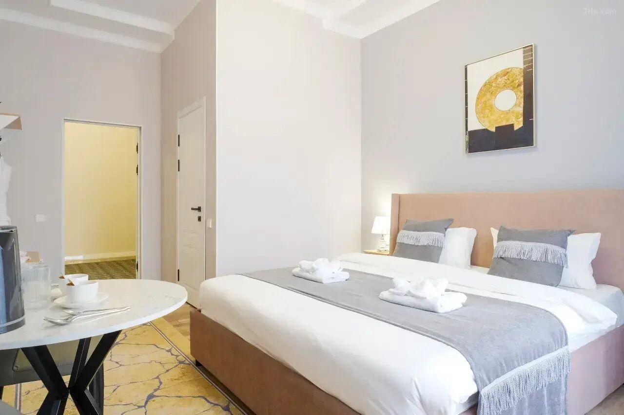 Varios Avant Hotel