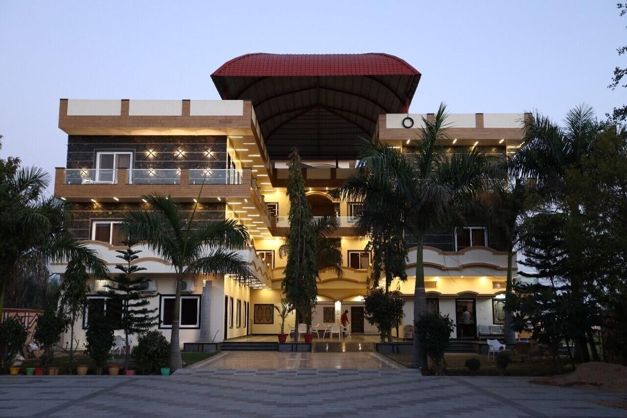 Varios Ishwar Nain Hotel
