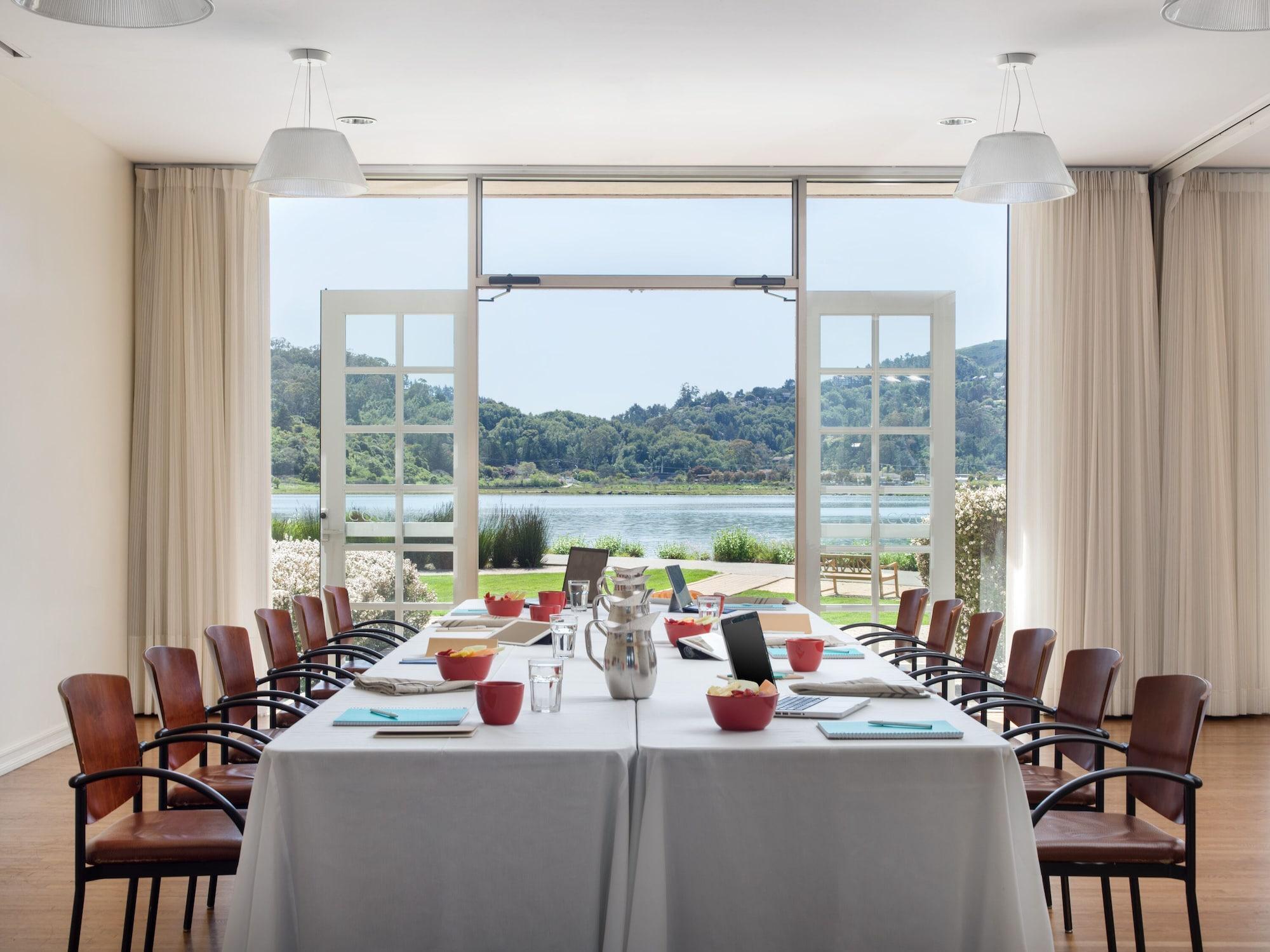 Sala de Reuniones Acqua Hotel