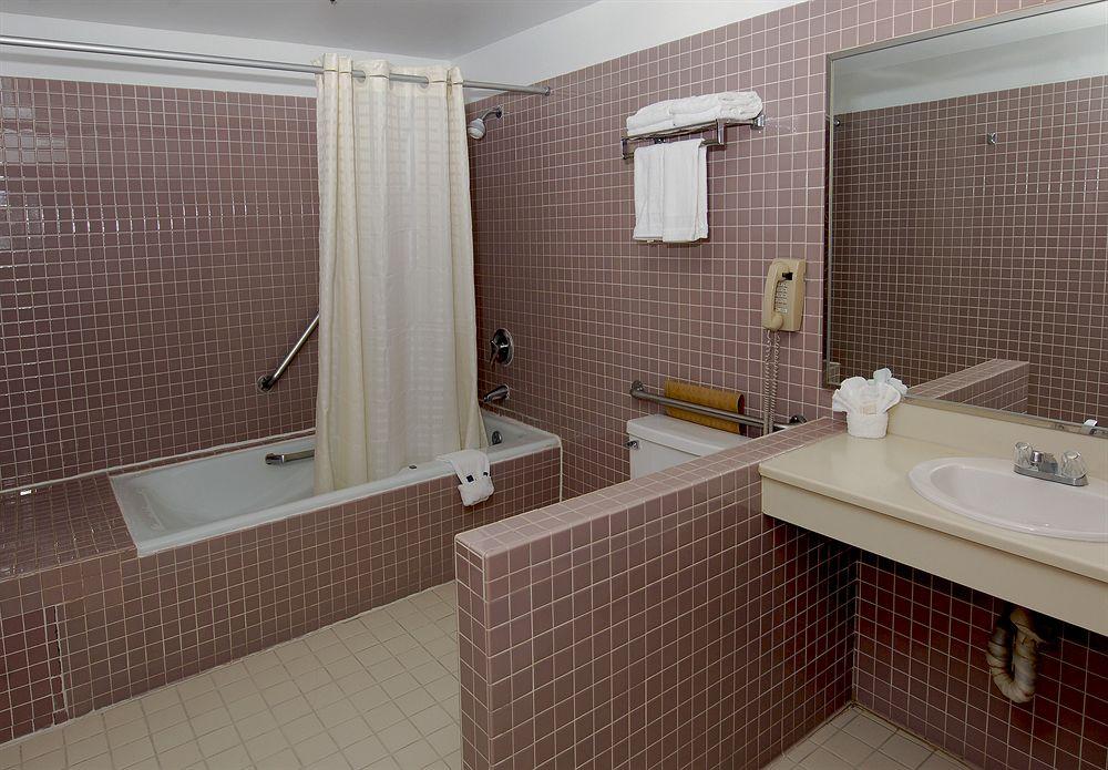 Hotel Metro Plaza Hotel