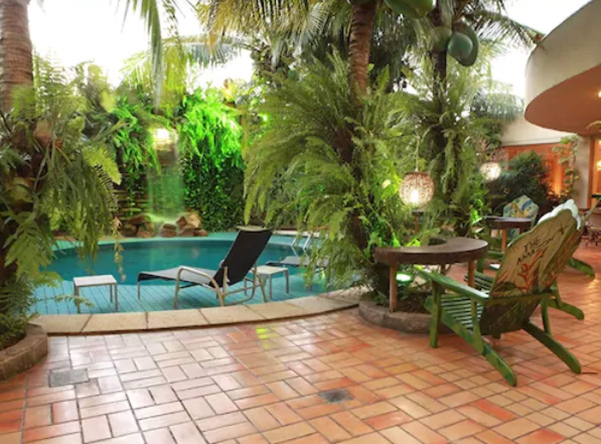 Vista Piscina Amazon Plaza Hotel