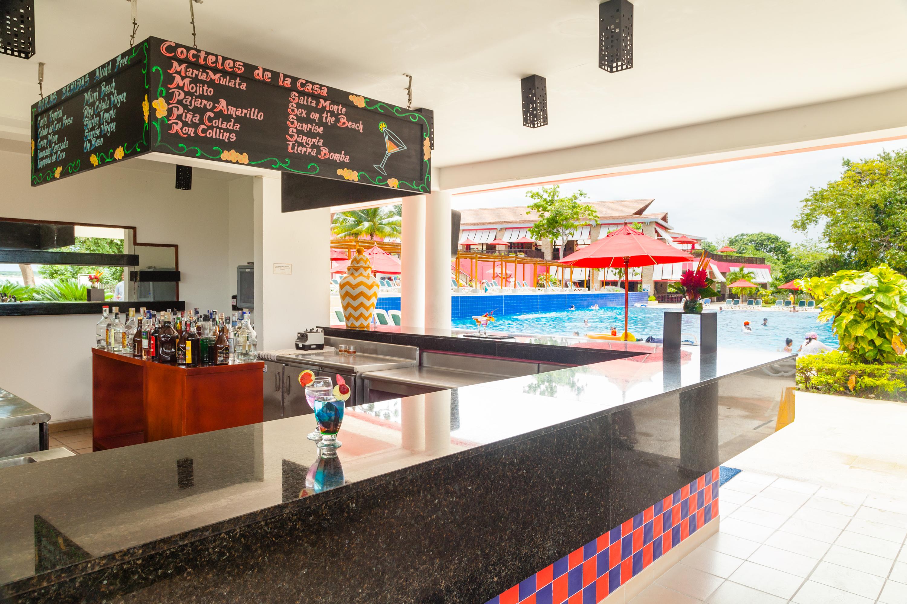 Bar/Salón Decameron Barú