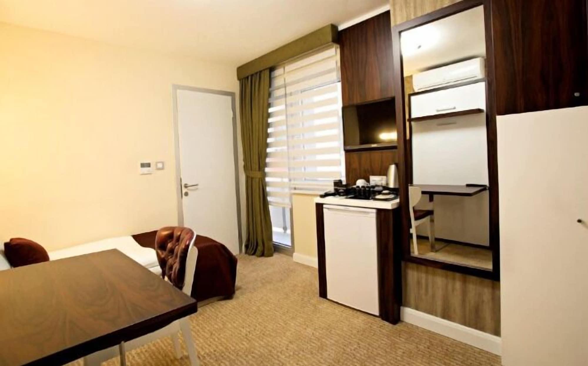 Set de Habitación End Glory Hotel