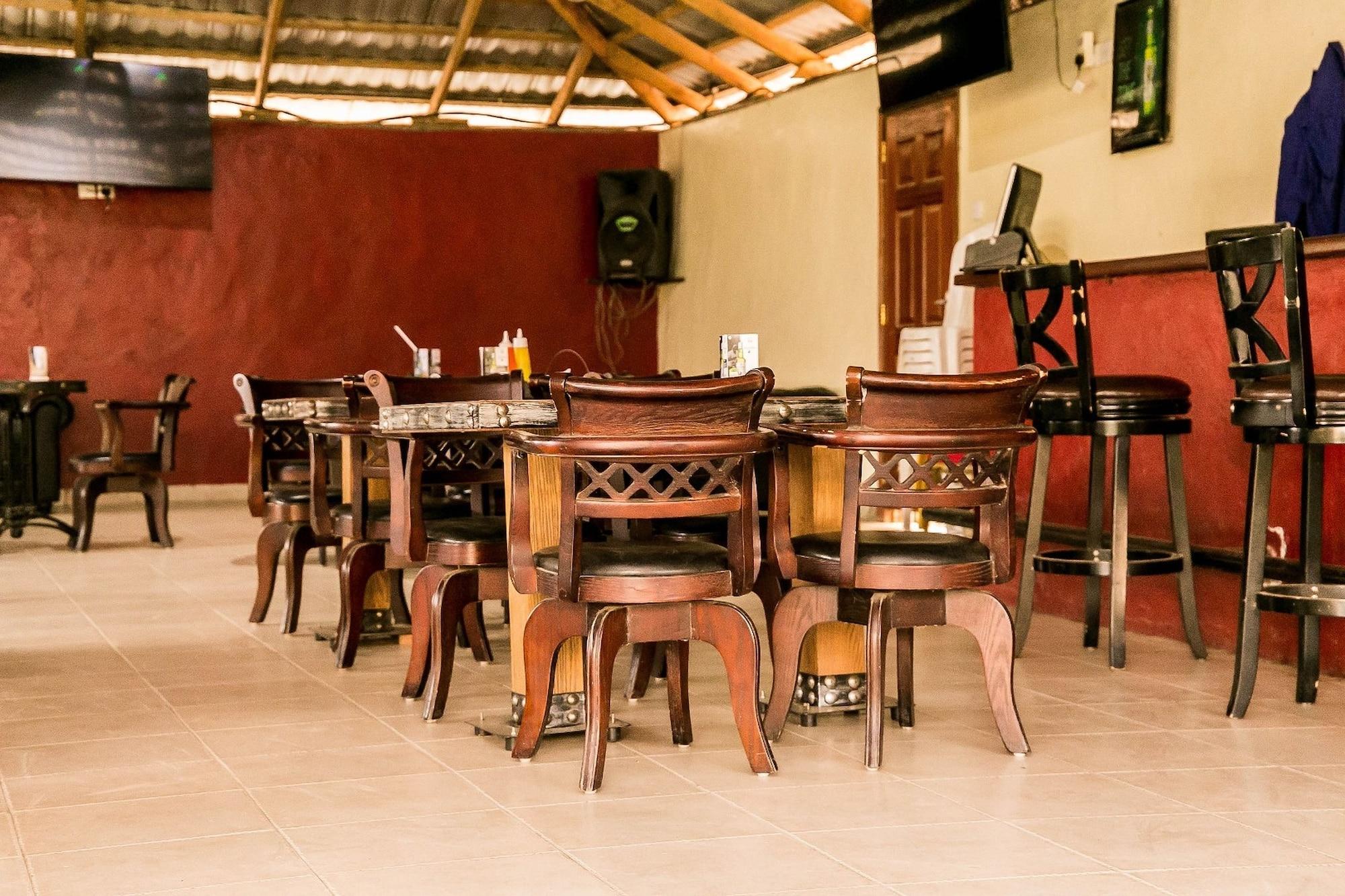 Bar/Salón Rusinga Blue Ridge Hotel