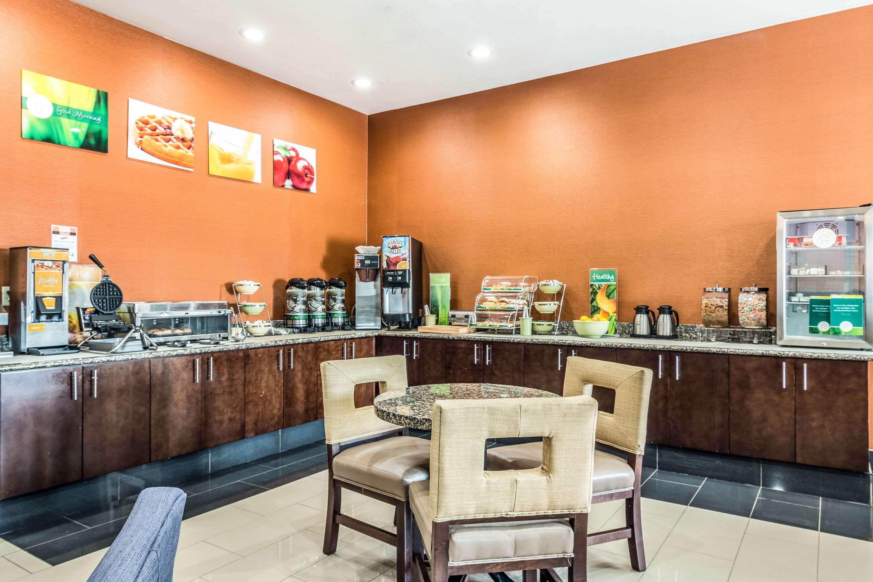 Restaurant Quality Inn & Suites Salem Area