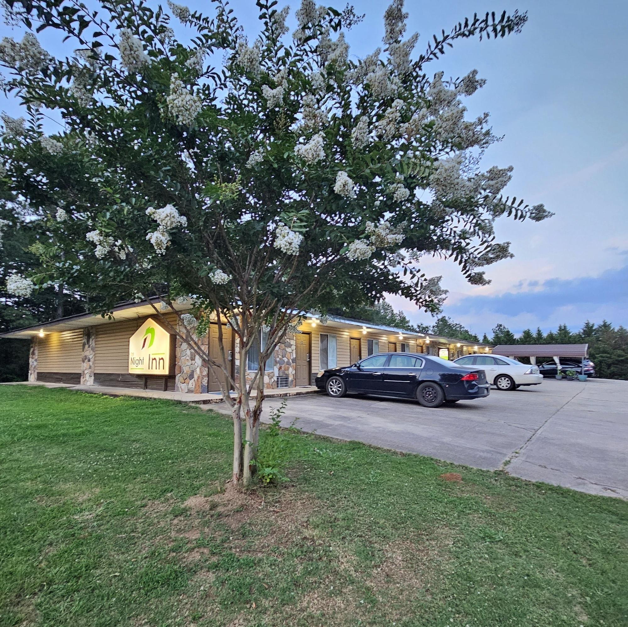 Vista Exterior The Night Inn