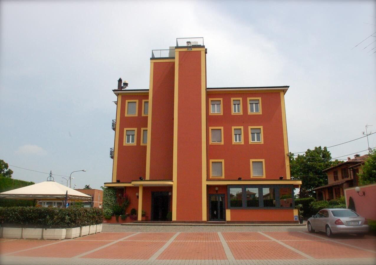 Vista Exterior Hotel Aquila
