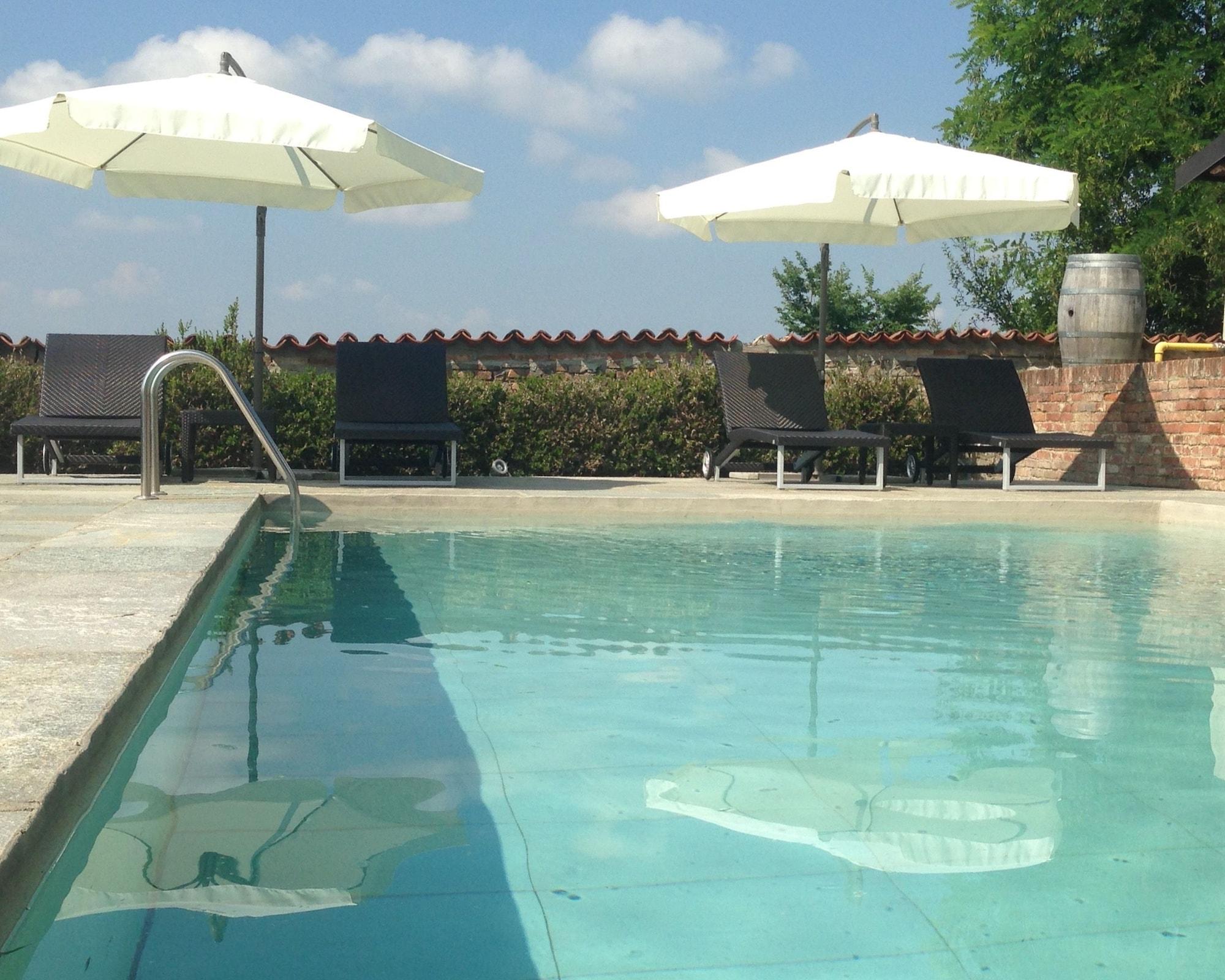 Vista Piscina Antico Borgo
