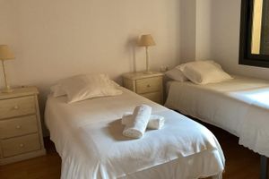 Alquiler Vacacional - Piso para 4 personas para estancia de trabajo a 30 minutos de Barcelona.