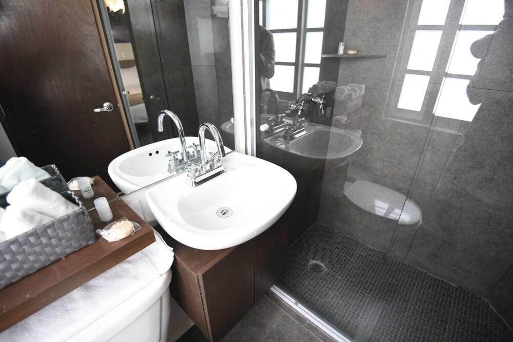 Hotel OM 686 Urban Lofts