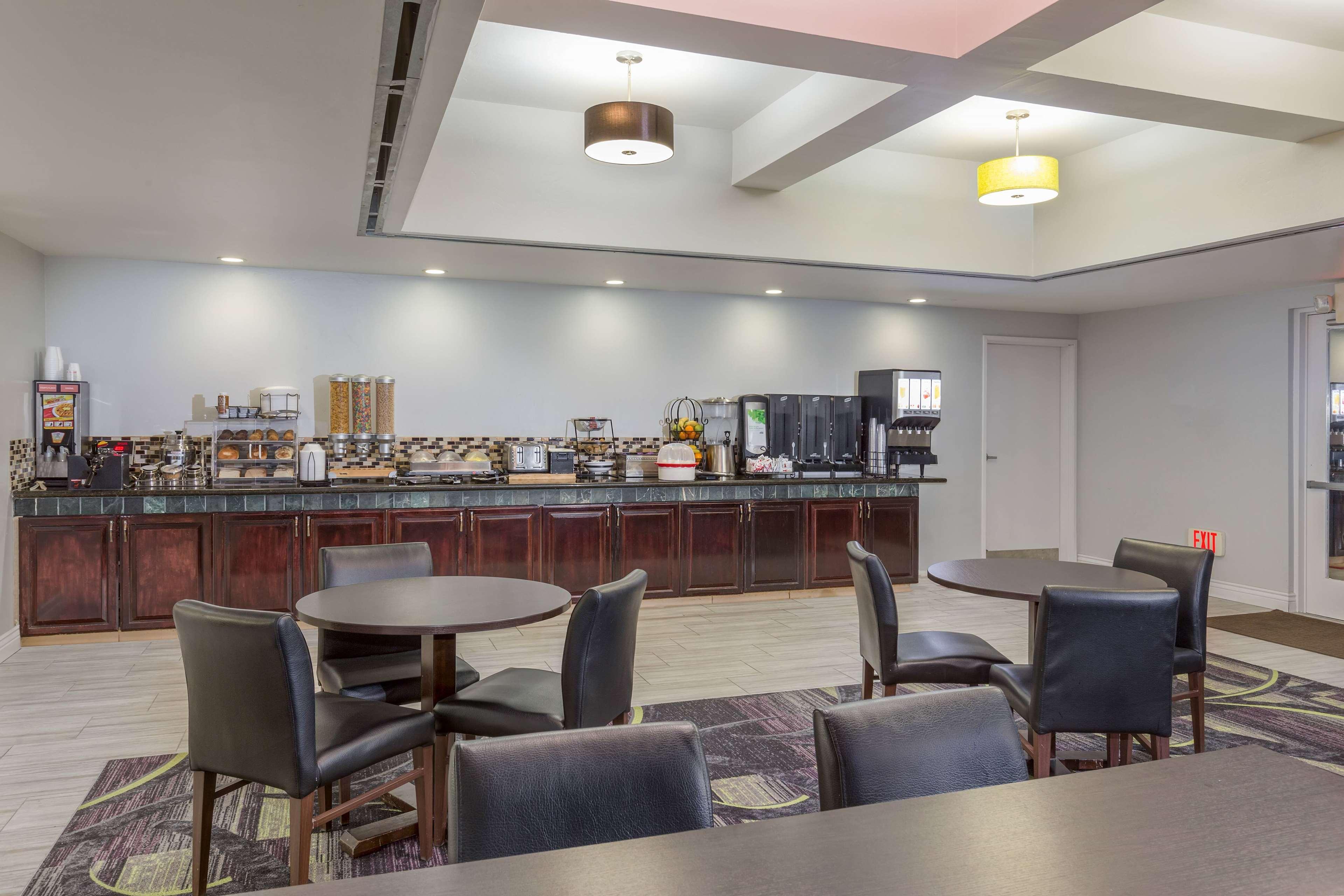Restaurant La Quinta Inn & Suites by Wyndham Visalia/Sequoia Gateway