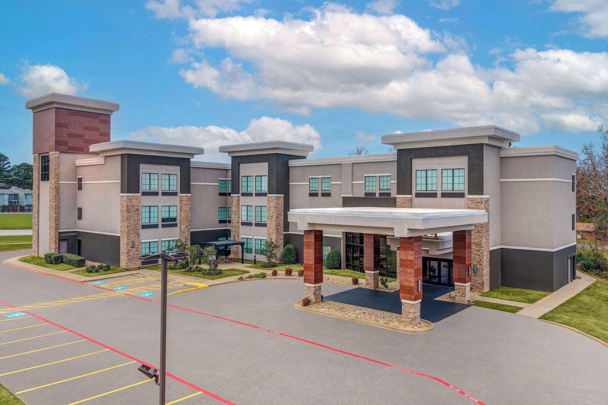 Vista Exterior La Quinta Inn & Suites by Wyndham Tyler - University Area