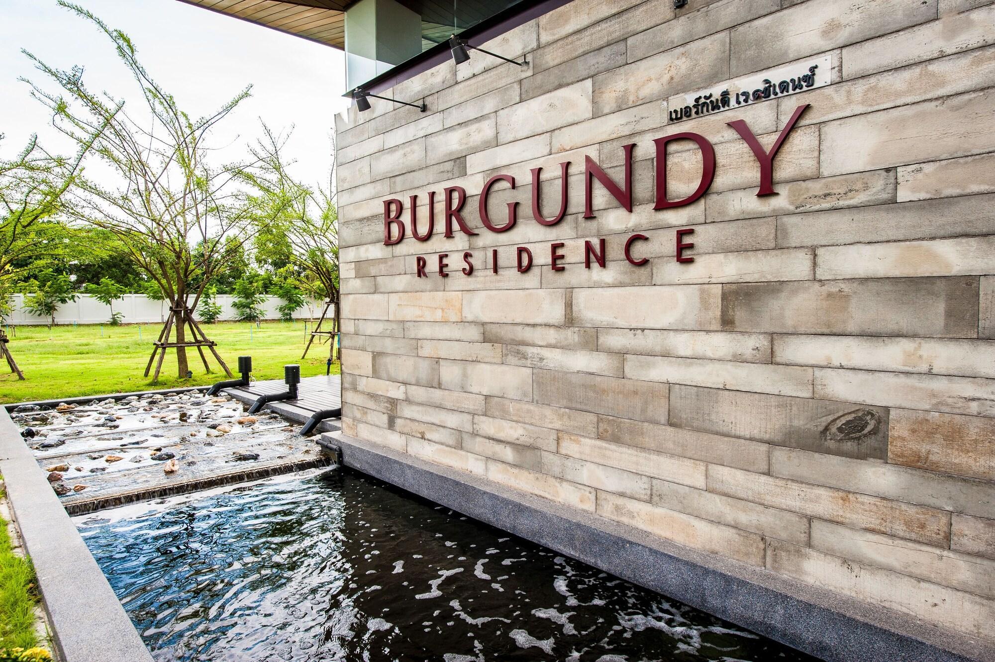 Vista Exterior Burgundy Residence