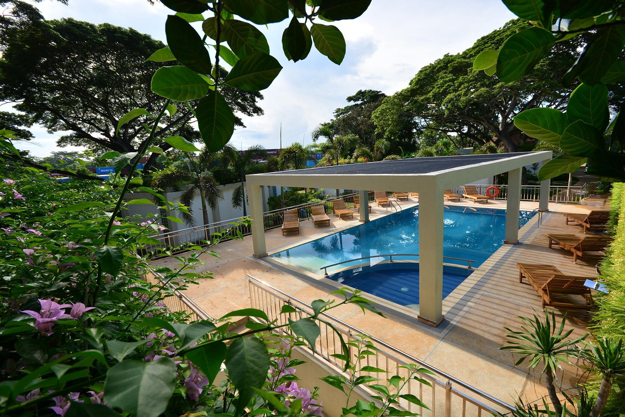 Vista Exterior Munting Paraiso