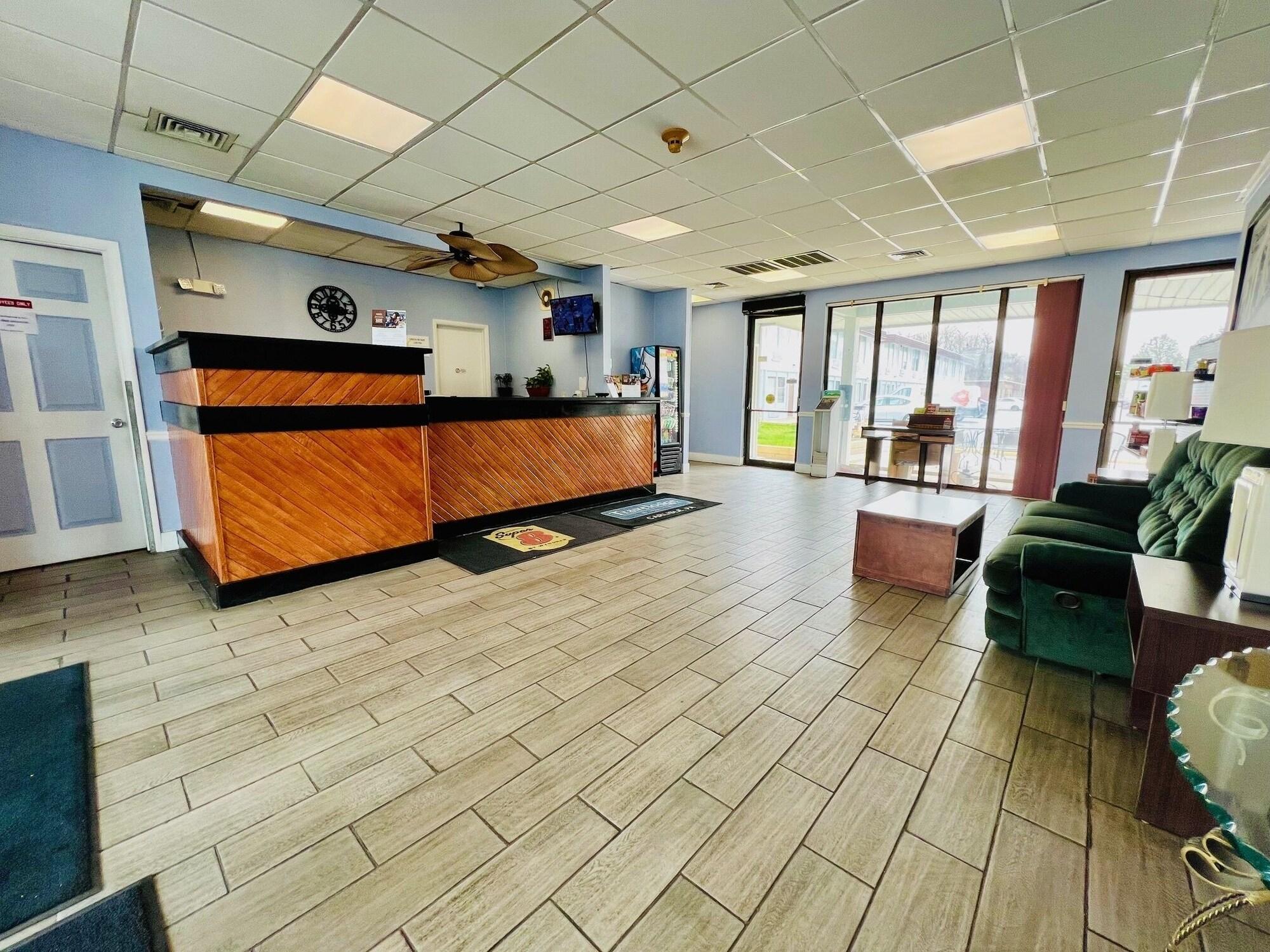 Vista Lobby Travelodge by Wyndham Carlisle North