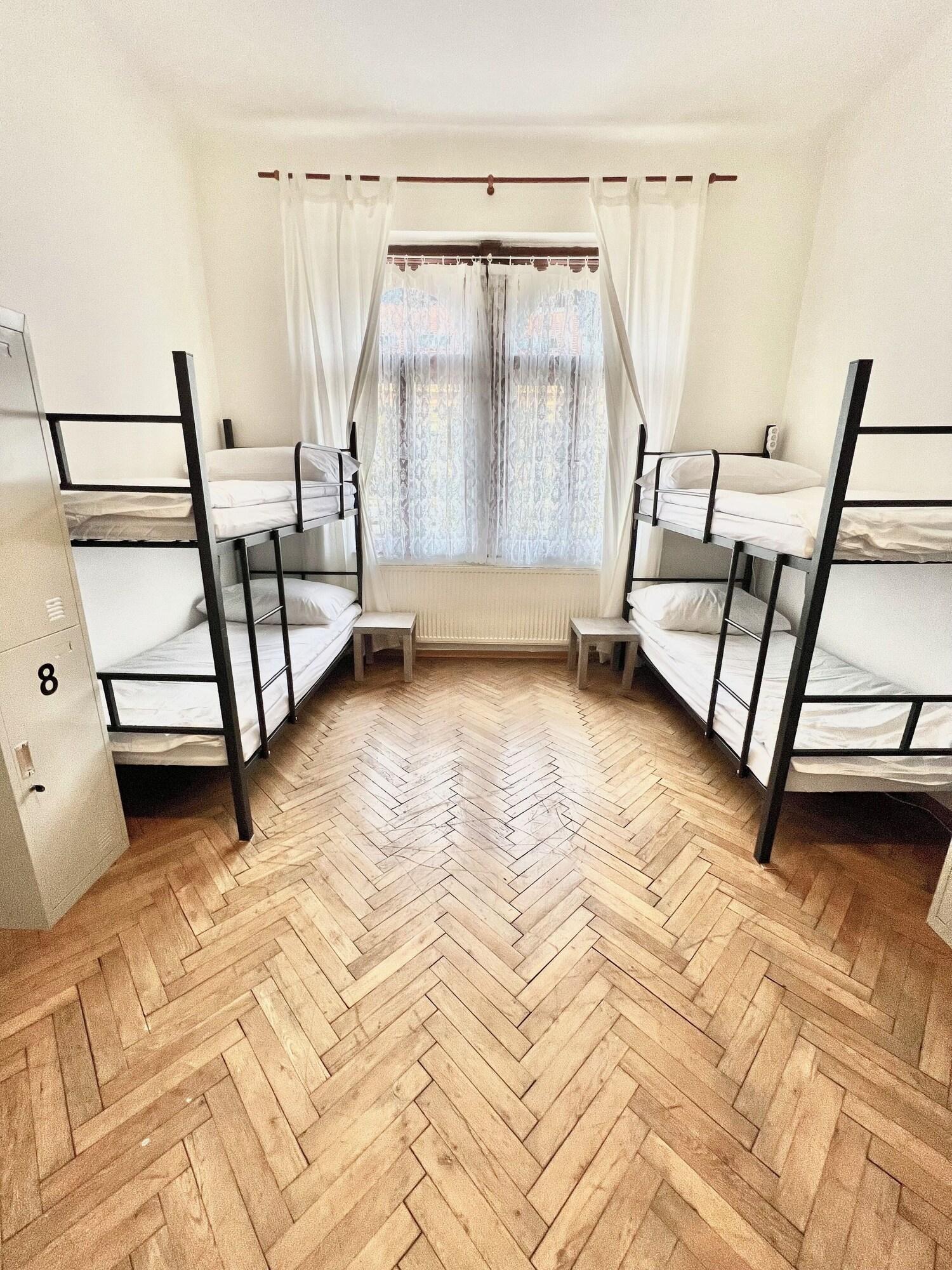 Varios Hostel Jasmin